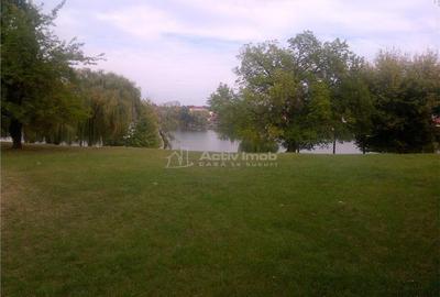 Teren de 380 mp, în Tei