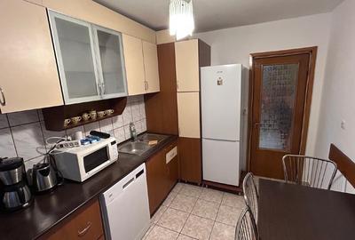 Apartament de inchiriat, 3 camere decomandate,  centru, vedere spre  sud - 8