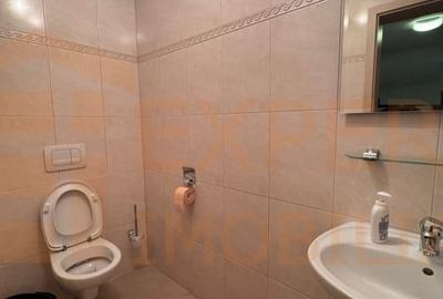 Oportunitate! Apartament 3 camere de vanzare, in Zona Centrala - 11