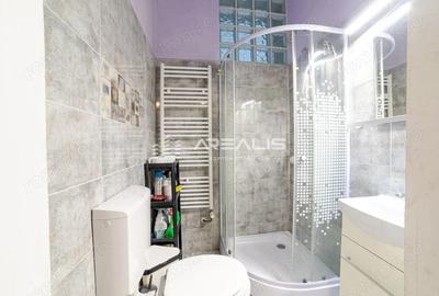 Apartament cu 4 camere semidecomandat în Central