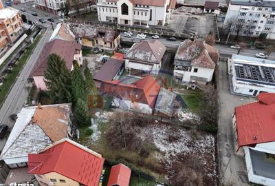 Casă cu 3 camere cu Teren 950 Mp în Central - 5