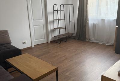 Apartament cu 2 camere nedecomandat în Central