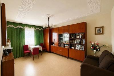 Apartament cu 3 camere decomandat în Nufărul