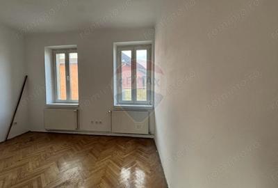 Casă cu 3 camere cu Teren 572 Mp în Central - 2