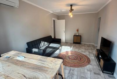 Apartament cu 3 camere decomandat în Calea București