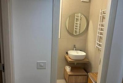 Apartament cu 3 camere semidecomandat, mobilat în 1 Mai - 7