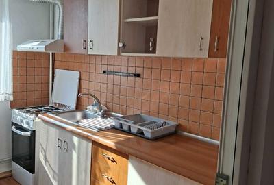 Apartament cu 3 camere semidecomandat în Central - 3