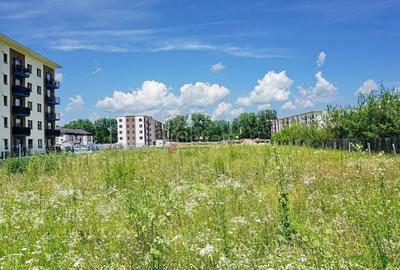 Teren de 1000 mp, în Tractorul - 4