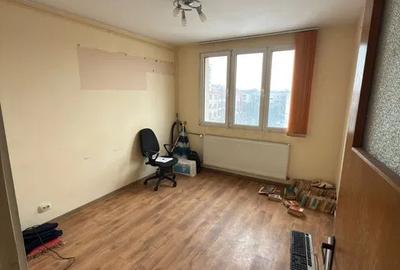 Apartament cu 4 camere decomandat în P-ța Reșița - 2