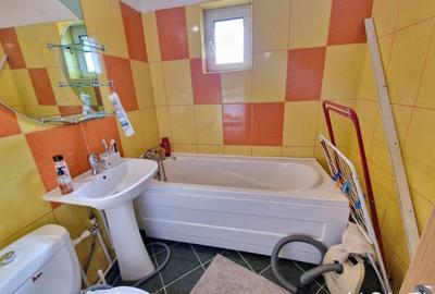 Apartament 3 camere, situat in Targu Jiu, Str 9 Mai - 9