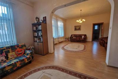 Casa P+E, suprafata utila 446.66 mp, teren 866, pretabila - clinica, restaurant, pensiune - 4