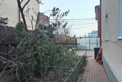 Casă cu 4 camere cu Teren 282 Mp în Apărătorii Patriei - 8