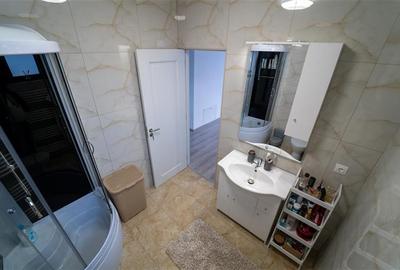 Casa standarde ridicate, la cheie  , 4 + camere, cu garaj atasat de casa si 410 - 8
