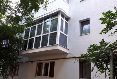 Apartament cu 3 camere semidecomandat în Bălcescu