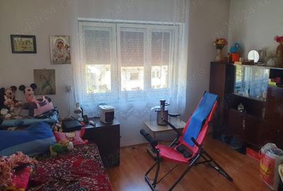 Casă cu 5 camere cu Teren 254 Mp în Hunedoara - 1