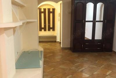 Apartament cu 2 camere decomandat în Malu Roșu - 2