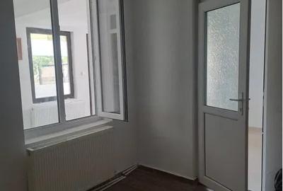 Casă cu 3 camere cu Teren 100 Mp în Trocadero - 3