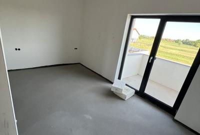 Casă cu 3 camere în Decebal - 2