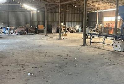 Spațiu comercial, de 1,000 mp, în Central - 3