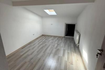 Apartament cu 4 camere decomandat în 1 Mai - 2