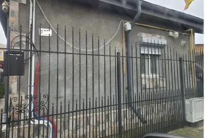 Cota de 2/4 din casa si teren, Loc Calarasi, Jud Calarasi - 1