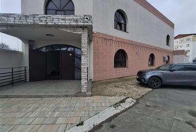 Spațiu comercial, 984 mp în Central