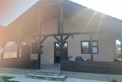 Vand.casa.sat.Bobda.2dormitoare.living.bucatarie.baie.terasa.pret.93000.euro.tel. . - 2