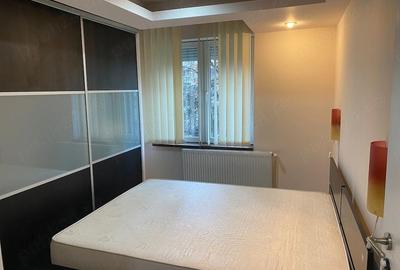 Apartament cu 4 camere decomandat în Olimpia-Stadion