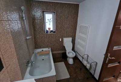 Casă cu 7 camere cu Teren 1300 Mp în Cristian - 1