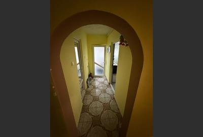 De vânzare apartament 1 cameră decomandat - Micro 14, zona Viaduct - 2