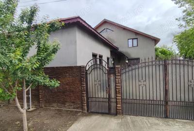 Casă cu Teren 1000 Mp în Central - 8