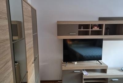 Garsonieră decomandată în Traian - 1