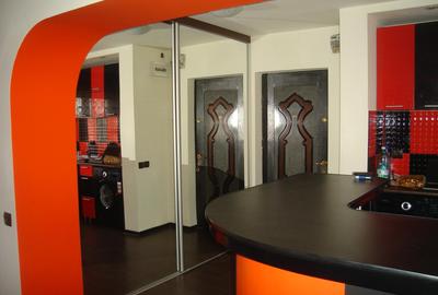 3 camere semidecomndat mobilat, utilat, rond Bucur Obor, situat pe spate, metrou - 5