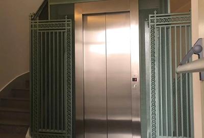 Birou, de 300 mp, în P-ța Universității - 3