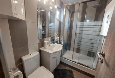 Apartament 3 Camere , De Vanzare, 22 Decembrie, 7 Noiembrie - 10