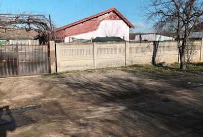 Casă cu 3 camere în Dâmbovița - 1