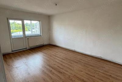 De vanzare 4 camere, 2 bai, 2 balcoane, zona Favorit - 1