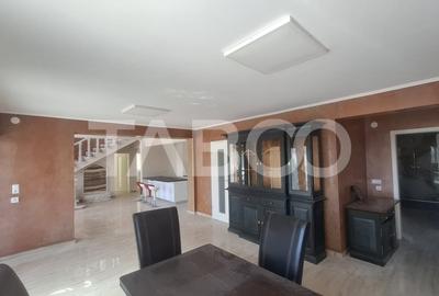 Casa de vanzare 405 mp utili 2 garaje 250 mp terase Slimnic Sibiu - 2
