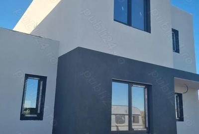 Duplex cu Perete Dublu, Proiect Modern - 1