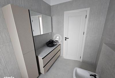 Casă cu 5 camere cu Teren 560 Mp în Rediu