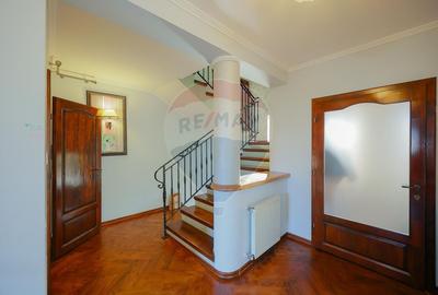 Casă cu 5 camere cu Teren 503 Mp în Nufărul - 26