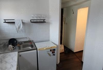 Garsonieră decomandată în P-ța Universității - 4