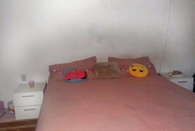 Casa de vanzare cu front stradal generos, disponibila in 2 rate, in zona buna - 8