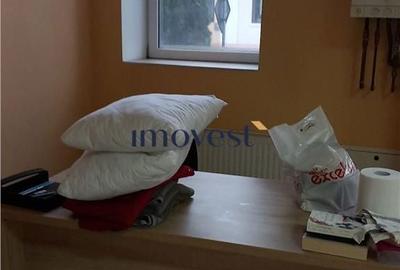 Spațiu comercial, de 120 mp, în Central - 8