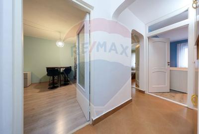 Apartament 3 camere de inchiriat - Tractorul, Str. Gloriei nr. 12 - 10