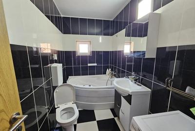 Apartament cu 3 camere semidecomandat în Torontalului