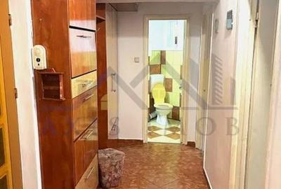 Apartament cu 3 camere semidecomandat în Micro 3 - 11