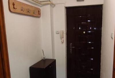 Garsonieră decomandată în Viziru 1