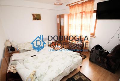 Casă cu 7 camere cu Teren 1000 Mp în Central - 1