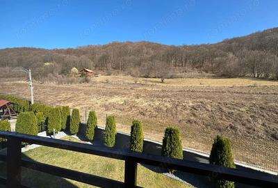 Casă cu 4 camere cu Teren 550 Mp în Central - 2